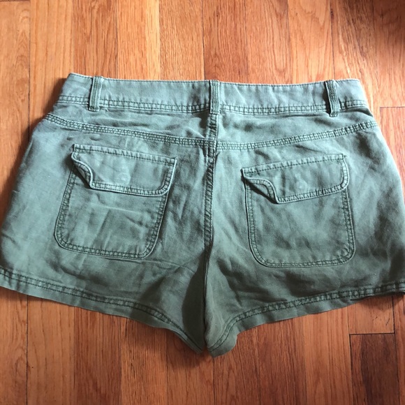 J.CREW army colored linen shorts. Women’s size 4 - Picture 2 of 4